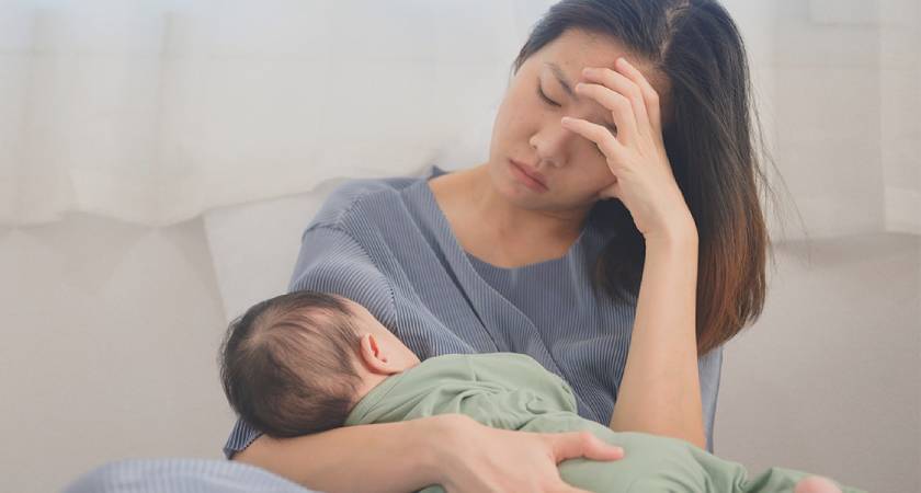 “Why Postpartum Depression Is More Common Than You Think – Mother Feeling Overwhelmed”